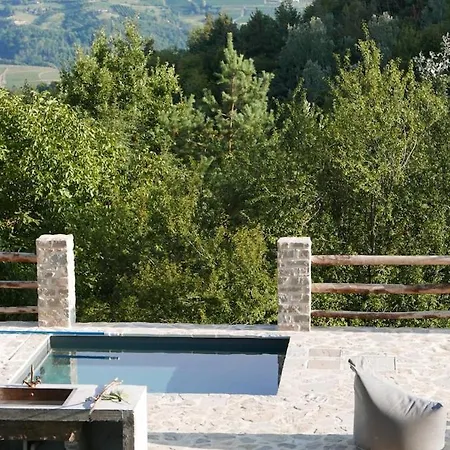 Luxury With Infinity Pool & Vineyard Views * Bosia