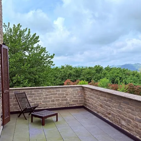 Vila Luxury With Infinity Pool & Vineyard Views Bosia